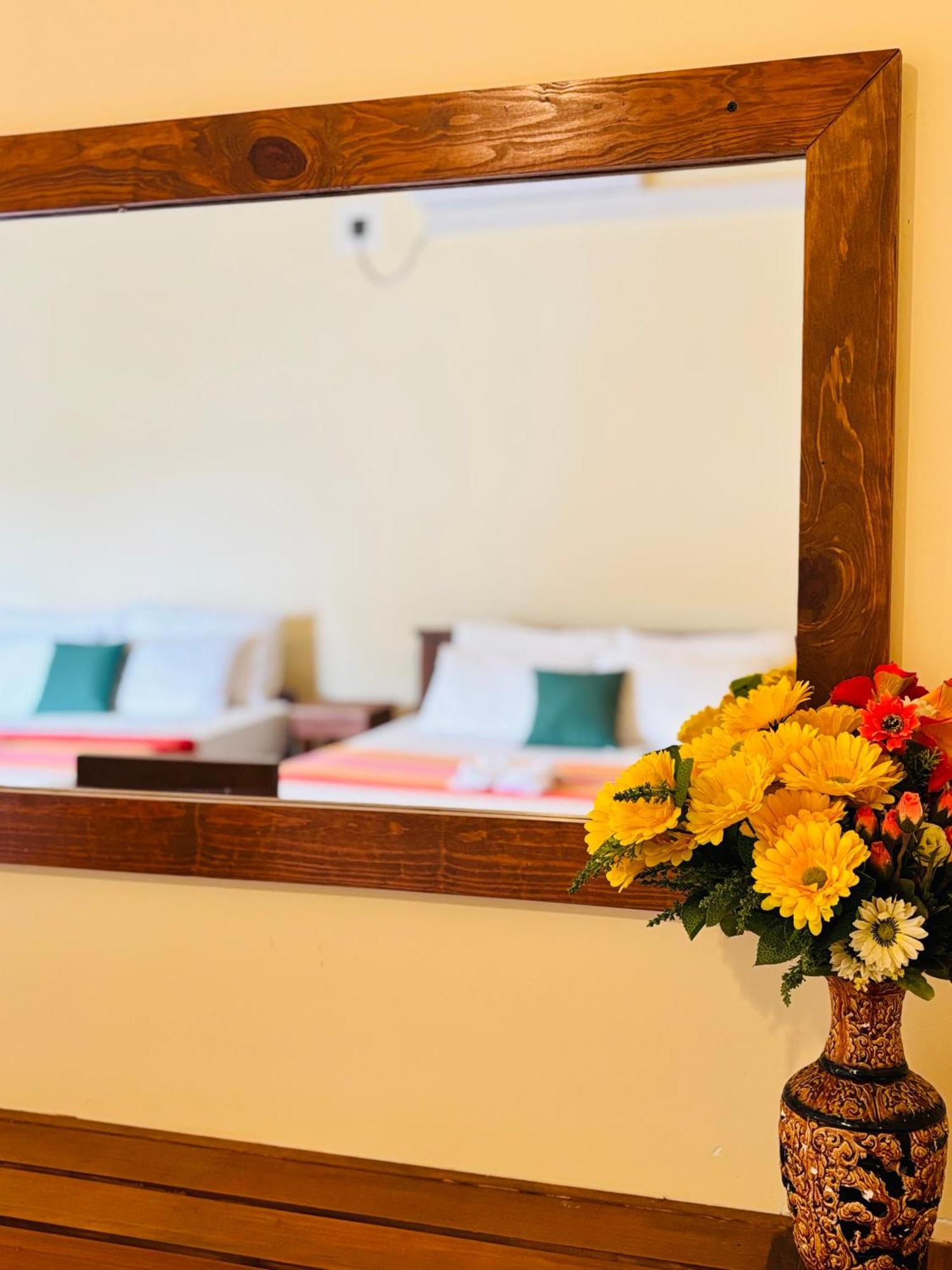 Nirosha Guest House Galle Bagian luar foto
